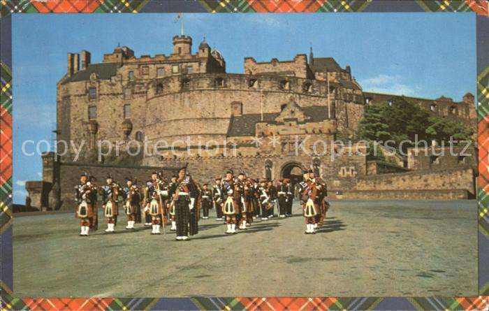 Dudelsack Highland Pipers on Parade Edinburgh Castle