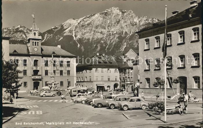 Bad Reichenhall Marktplatz mit Hochstaufen und Zwiesel Chiemgauer Alpen