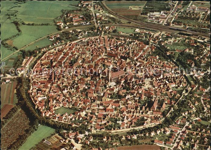 Noerdlingen Stadt des Mittelalters Romantische Strasse Fliegeraufnahme