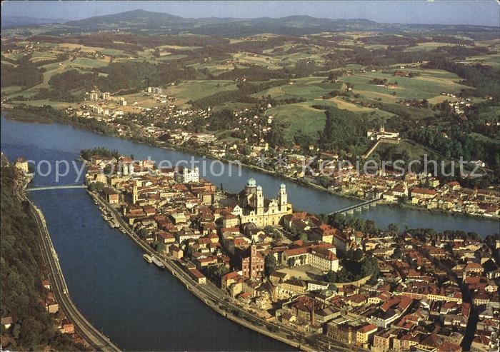 PAssAU Bayern Dreifluessestadt Zusammenfluss von Donau Inn und Ilz Fliegeraufnah