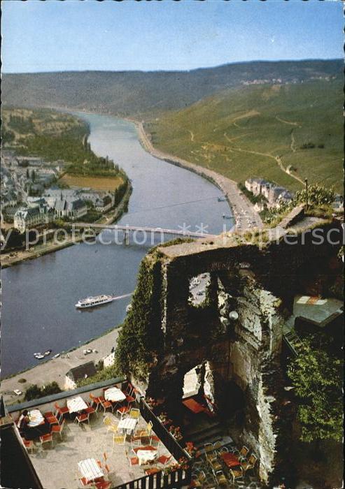 BERNKASTEL-KUES Berncastel Rheinland-Pfalz Blick ins Moseltal Gaststaette Burgru