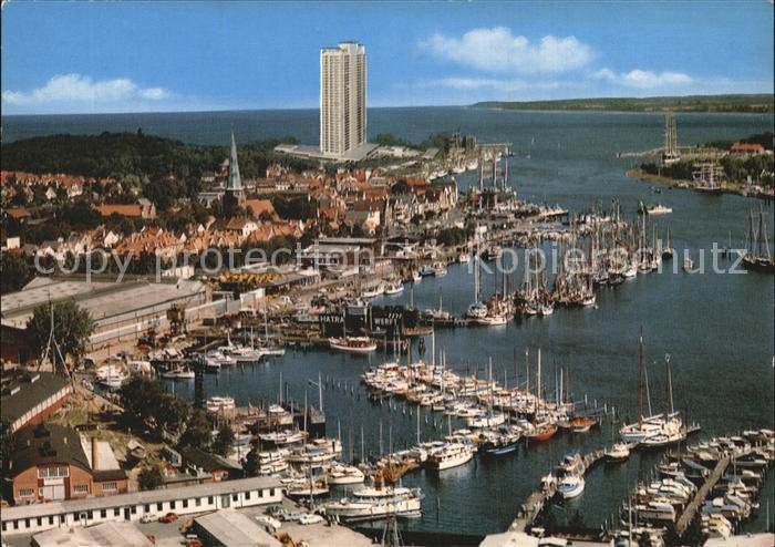Travemuende Ostseebad Fliegeraufnahme Hafen