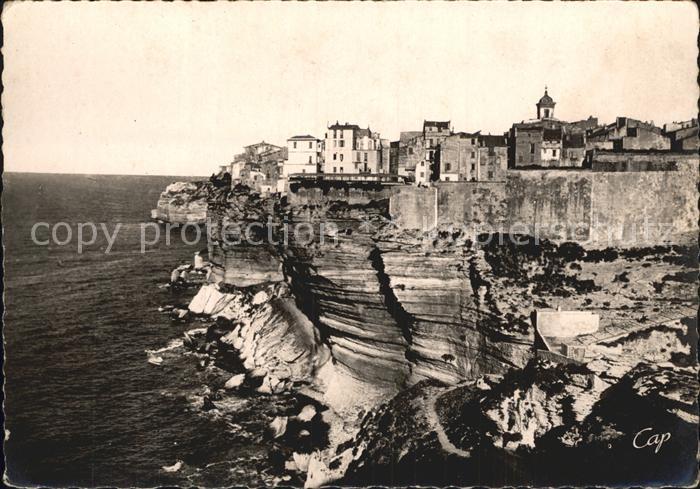 Bonifacio Corse du Sud Les Falaises et la Ville