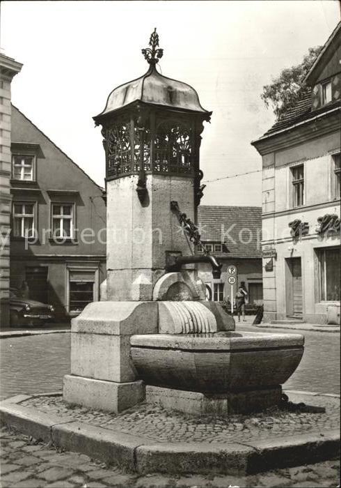 Buckow Maerkische Schweiz Brunnen am Markt