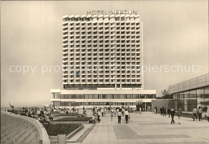 Warnemuende Ostseebad Hotel Neptun mit Meeresbrandungsbad