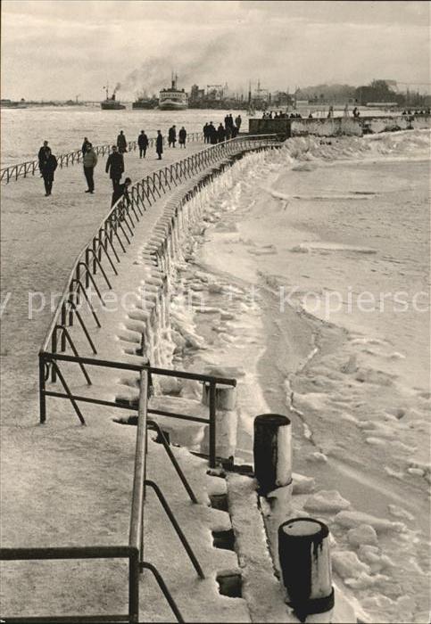 Warnemuende Ostseebad Auf der Mole