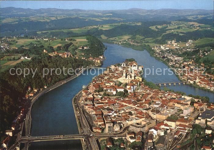 PAssAU Bayern Dreifluessestadt am Zusammenfluss von Donau Inn und Ilz Fliegerauf