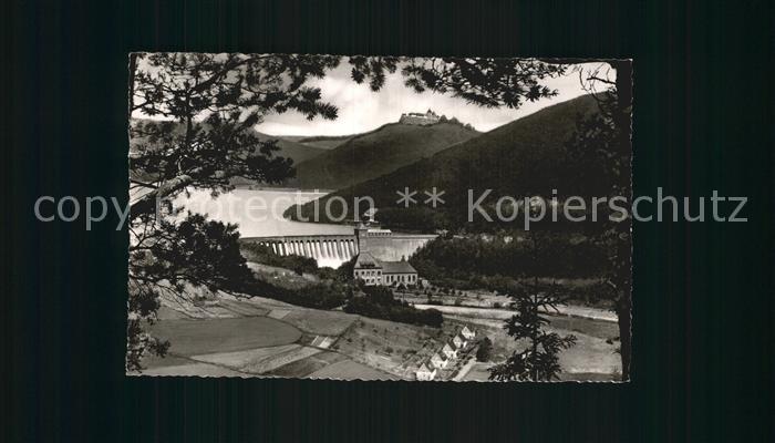 Edersee Blick auf Sperrmauer und Schloss Waldeck