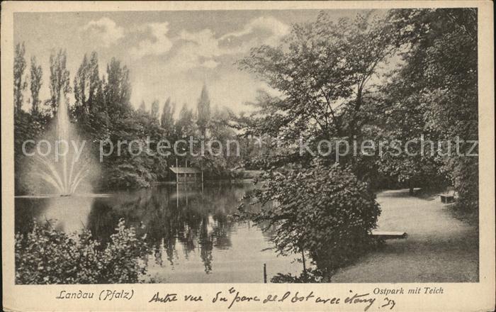 Landau Pfalz Ostpark mit Teich Promenade