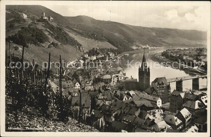 BERNKASTEL-KUES Berncastel Rheinland-Pfalz Panorama Moseltal Kirche Bruecke Wein