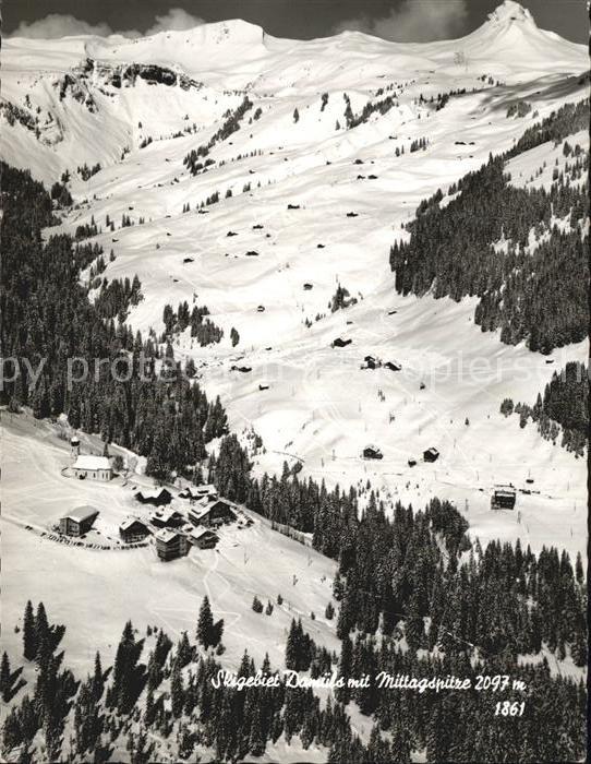 Damuels Vorarlberg Skigebiet mit Mittagsspitze Wintersportplatz Alpen Fliegerauf