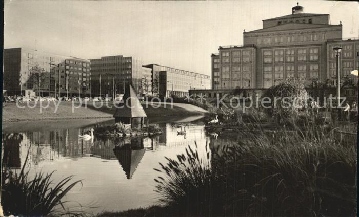 LEIPZIG Sachsen Gebaeude am Teich