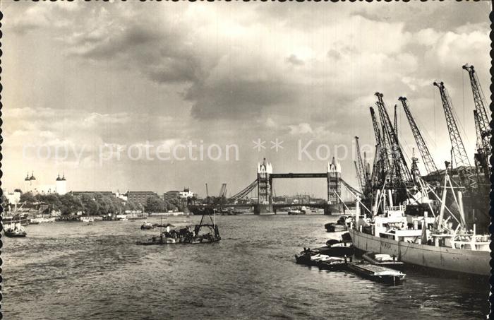 London The Pool tower Bridge Hafen