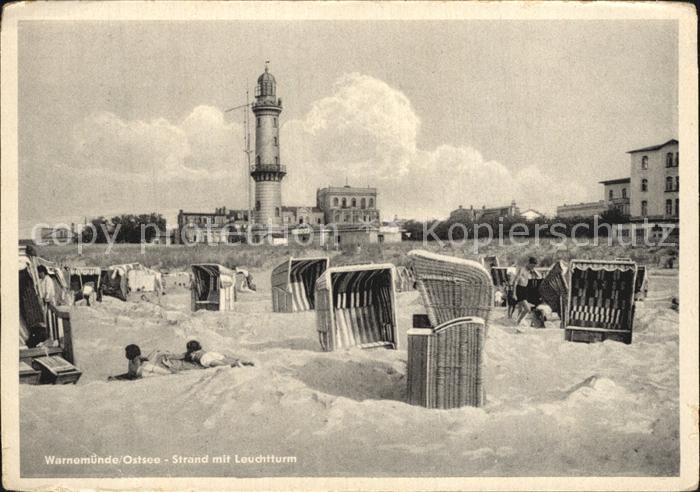 Warnemuende Ostseebad Strand mit Leuchtturm