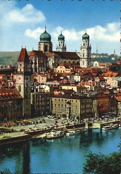 PAssAU Bayern Donaupartie mit Rathaus und Dom