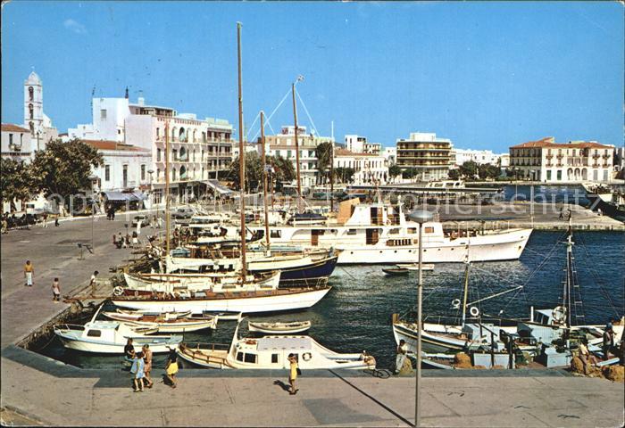 Tinos Hafen
