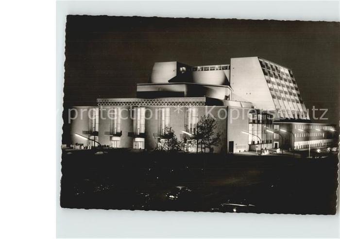 Koeln Rhein Grosses Haus in Festbeleuchtung