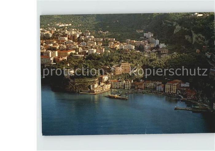 Sorrento Campania Fliegeraufnahme Fischerstrand
