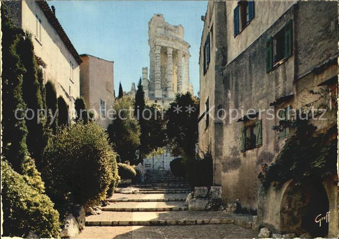 La Turbie Escalier menant au Trophee des Alpes Ruine