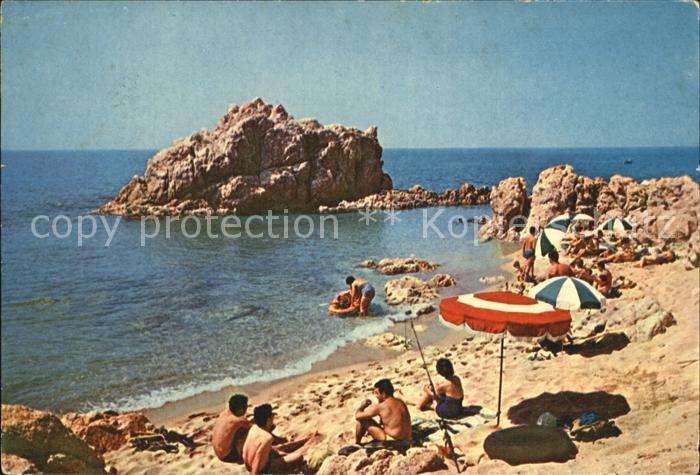 Calella de Mar Playa de la Roca Grossa Strand Felsen