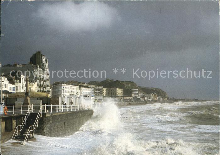 Hastings East Sussex and St Leonards Kueste Brandung