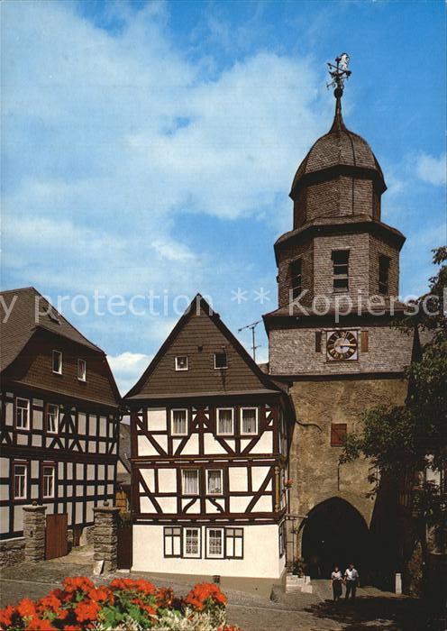 Braunfels Mittleres Schlosstor mit Glockenturm Luftkurort Fachwerkhaus