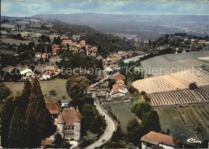 Saint-Chef Fliegeraufnahme mit Burg