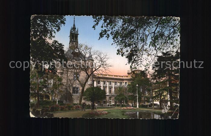 Toulouse Haute-Garonne Square de Gaulle et Donjon du Capitole