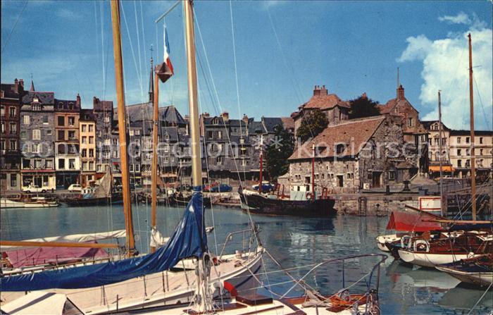 Honfleur La lieutenance et le vieux bassin