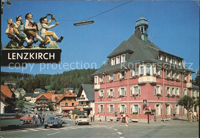 Lenzkirch Hochschwarzwald BW Originelles Ortsschild Strassenpartie