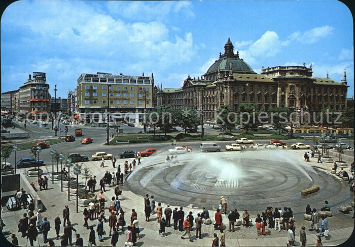 Muenchen Bayern Karlsplatz Stachus mit Justizpalast