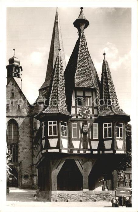 Michelstadt Rathaus mit Glockenspiel