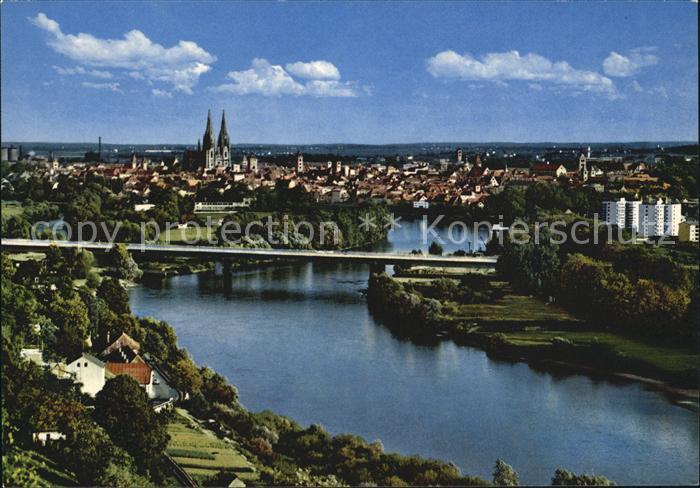REGENSBURG Bayern mit neuer Donaubruecke Fliegeraufnahme