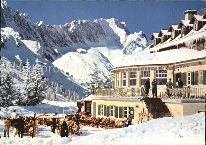 Kreuzeckhaus gegen Zugspitze