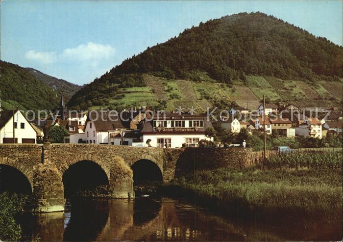 Rech Ahr Partie an der Ahr mti Steinbruecke