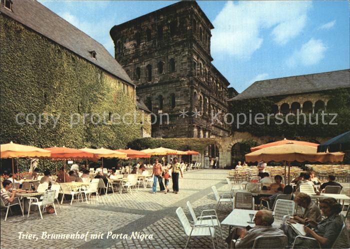TRIER CITY Brunnenhof mit Porta Nigra