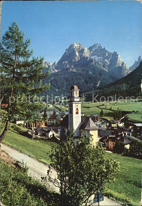 Sexten Sesto Suedtirol mit Elferkofel und Rotwand