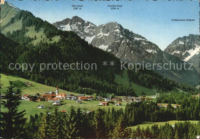 Riezlern Kleinwalsertal Vorarlberg Gesamtansicht mit Alpenpanorama