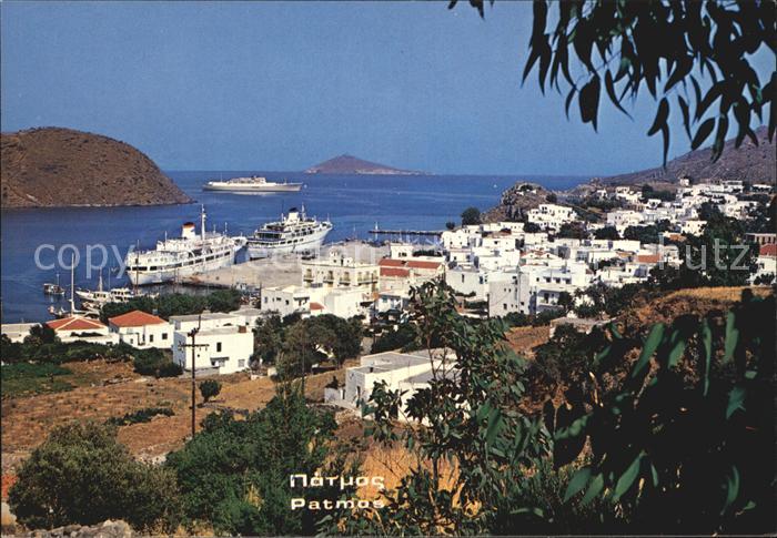 Skala Patmos Blick auf den Hafen Passagierdampfer Insel aegaeis