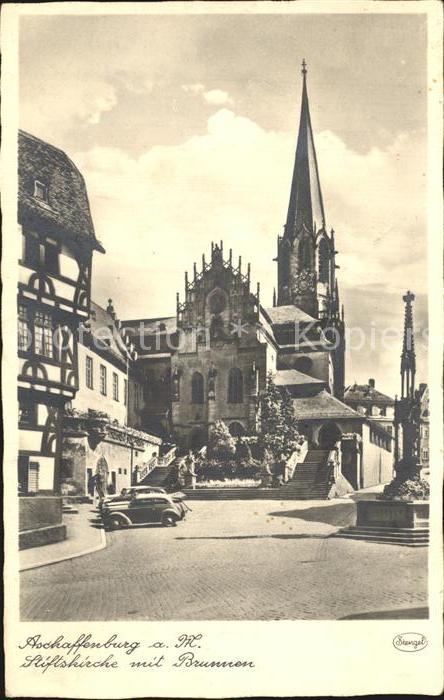 Aschaffenburg Main Stiftskirche mit Brunnen
