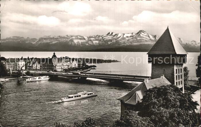 Konstanz Bodensee Rheinbruecke mit Rheintorturm und Schweizer Alpen