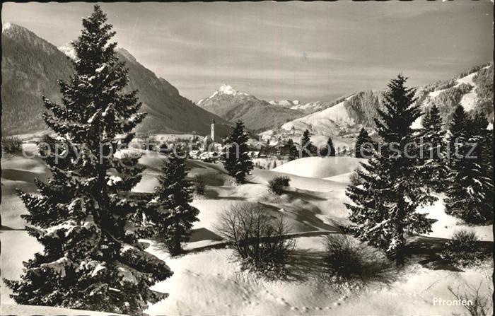 Pfronten Ostallgaeu Bayern mit Sorgschroffen