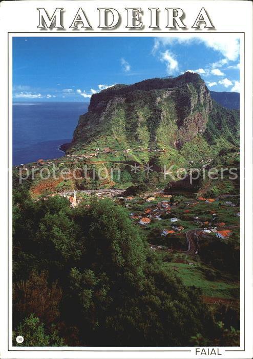 Faial Madeira Ortsblick mit Adlerfelsen