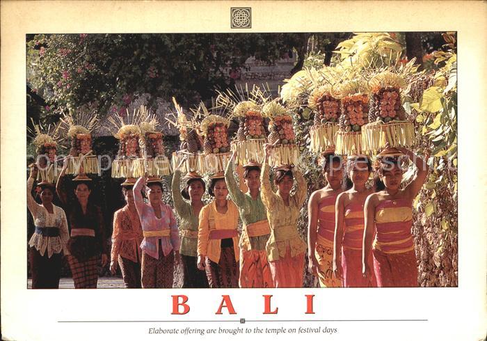 Bali Indonesien Frauen Fruechtekorb