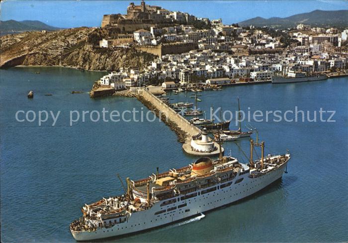 Ibiza Islas Baleares Fliegeraufnahme Hafen mit Personenschiff