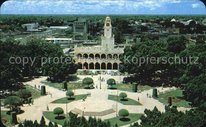 Merida Yucatan Mexico Palacio Municipal frente a la Plaza Pri