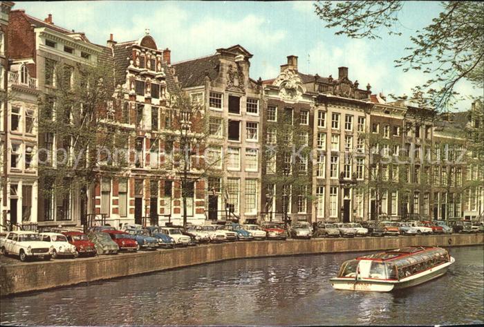 Amsterdam Niederlande Alte Giebel am Herrenkanal Ausflugsboot