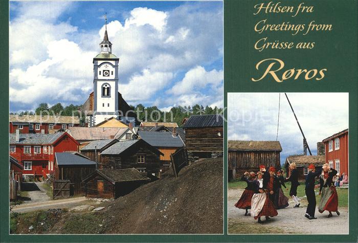 Roros Kirche Trachtengruppe