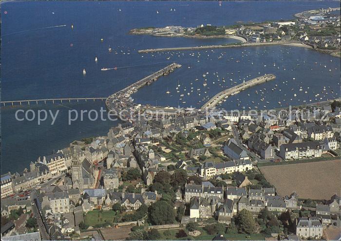 Roscoff Fliegeraufnahme Hafen