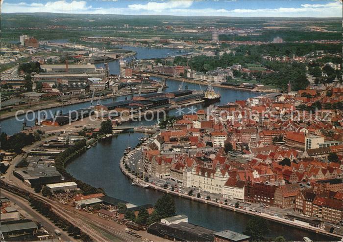 LueBECK  CITY Fliegeraufnahme Altstadt mit Hafen